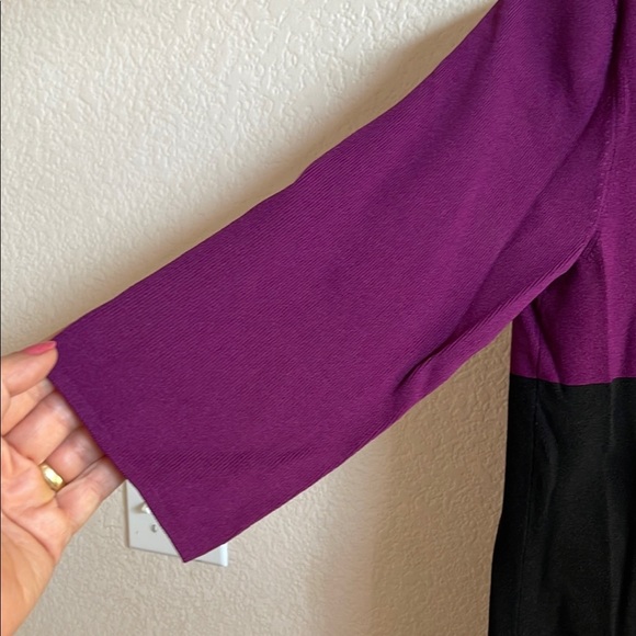 Cable & Gauge Magenta and Black Buttoned Cardigan - Picture 3 of 5